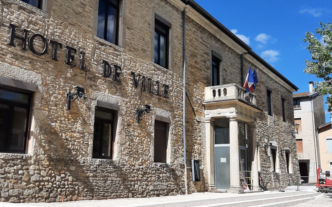 LA PLACE ROBERT MARCELPOIL PREND FORME